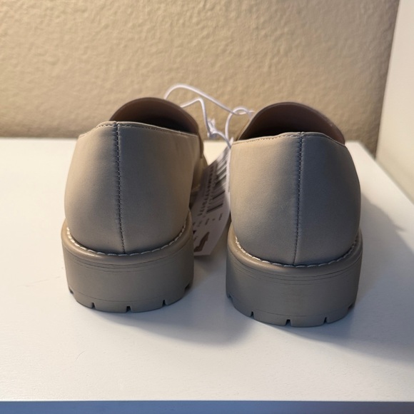 Classic Women's Loafer in Taupe - Picture 3 of 5